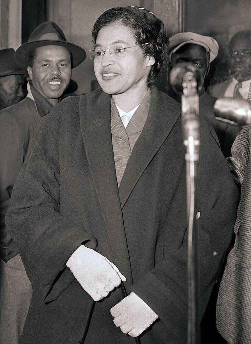 Photographie de Rosa Parks en 1955.